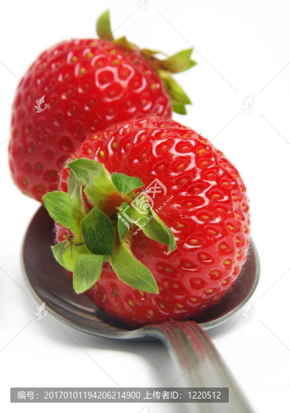 草莓的勺子