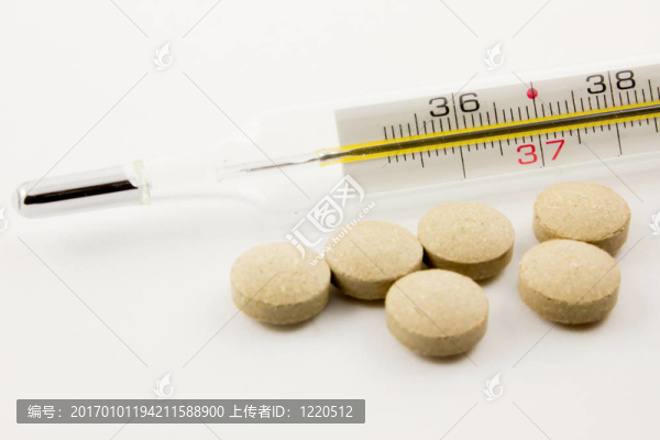 醫(yī)用體溫計(jì)和藥丸