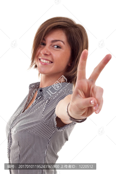 勝利標(biāo)志的女人