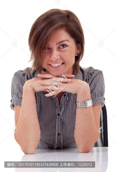 商務(wù)女性在辦公桌上思考