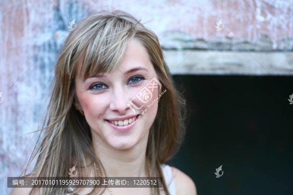 可愛的金發(fā)女郎