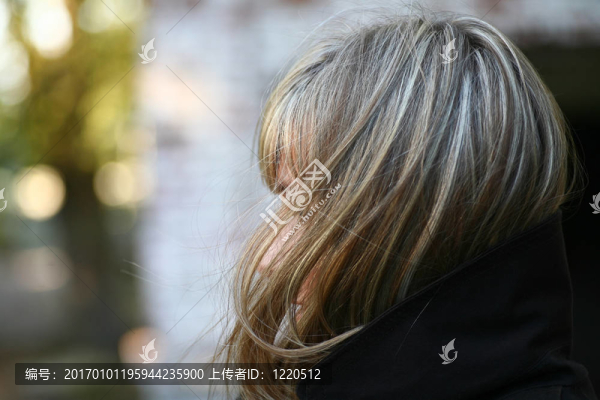 可愛的金發(fā)碧眼的臉