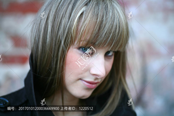 可愛的金發(fā)女郎