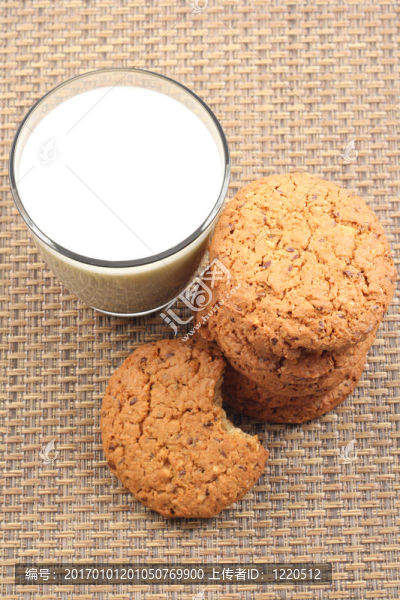 餅干和牛奶