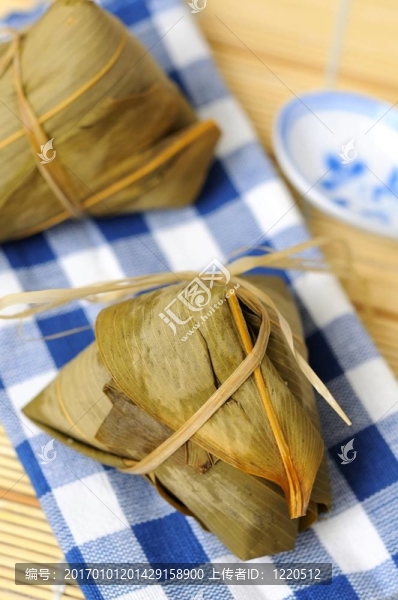 兩個(gè)粽子