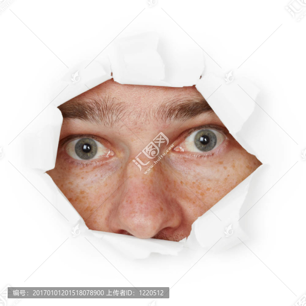 躲在洞里的人