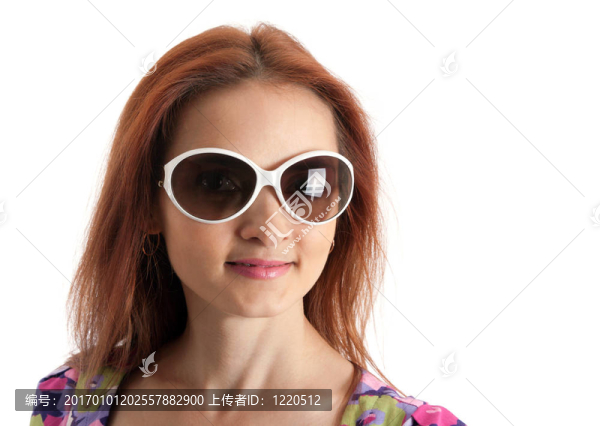 在sunglasseses美麗女孩的肖像