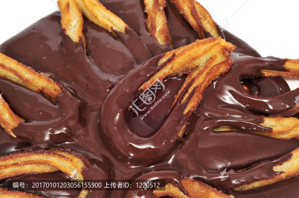 油條和巧克力；一個典型的西班牙甜點心