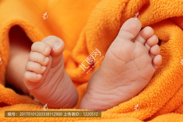 初生嬰兒的小腳