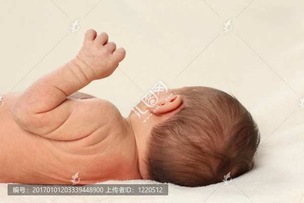 新生兒女嬰白色毛毯