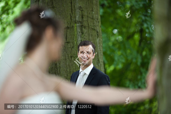 新婚夫婦新婚新婚新郎和新娘在婚禮當(dāng)天