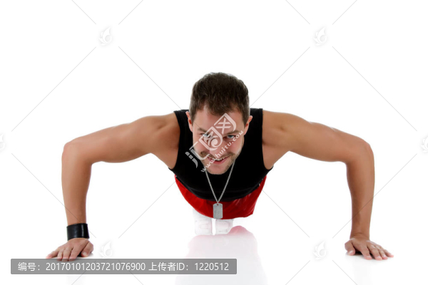 年輕漂亮的白人男子運(yùn)動(dòng)員