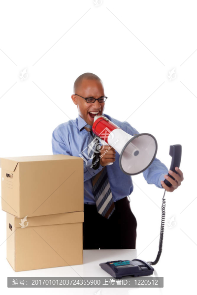 年輕迷人的非洲裔商人；叫喊