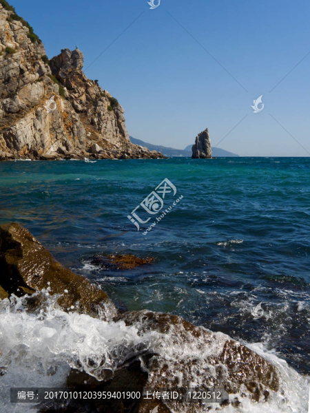 海浪和巖石