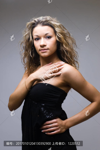 漂亮女孩的肖像-匯圖網(wǎng) www.fosd68.com 漂亮女孩的肖像