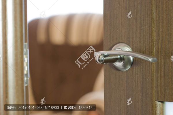 敞開的門