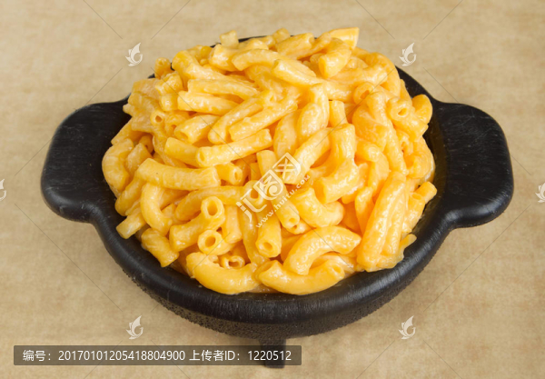 通心粉和奶酪的晚餐