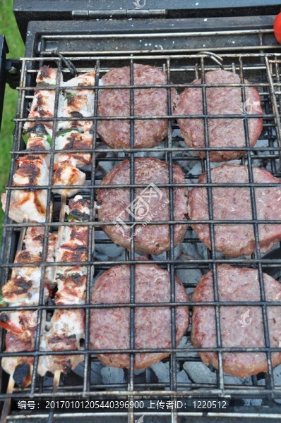 肉類在燒烤