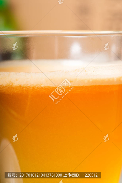 新鮮的蘋果汁-匯圖網(wǎng) www.fosd68.com 新鮮的蘋果汁