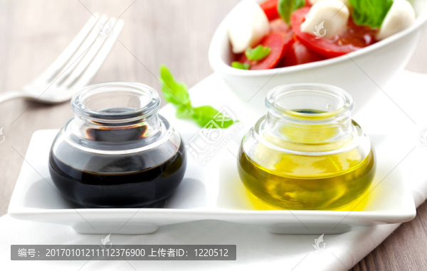 香醋和橄欖油