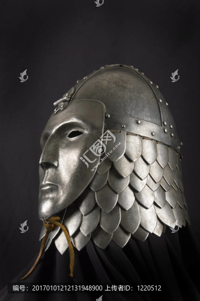 中世紀(jì)騎士盔甲。士兵對(duì)對(duì)手武器的金屬防護(hù)