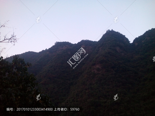 層巒疊嶂