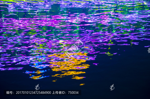 水中光影
