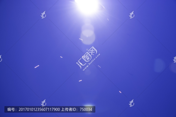 燈光下