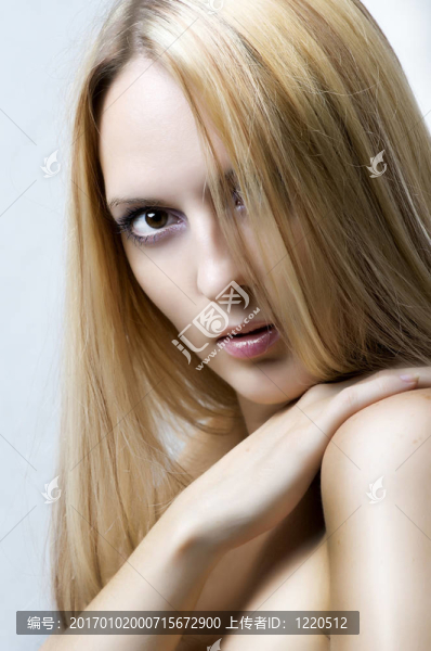 女性時尚肖像。健康的頭發(fā)