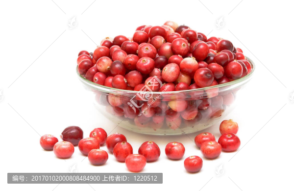 在一個(gè)玻璃碗小紅莓