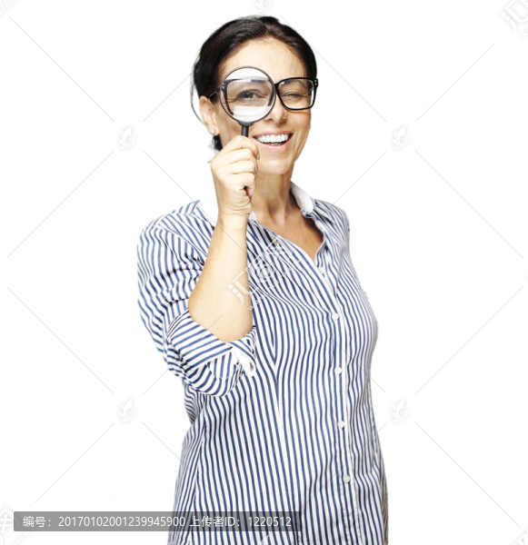 放大鏡的女人