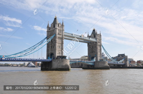 倫敦；塔橋；在英國