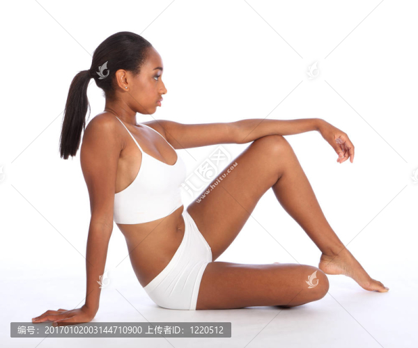 美麗的非洲裔美國女子苗條身體
