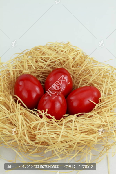紅色的復(fù)活節(jié)彩蛋