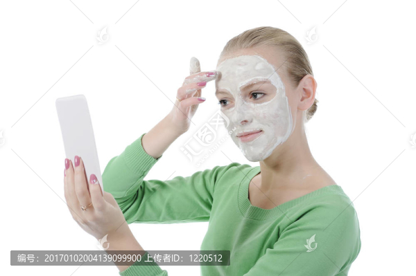 戴面具的年輕女人