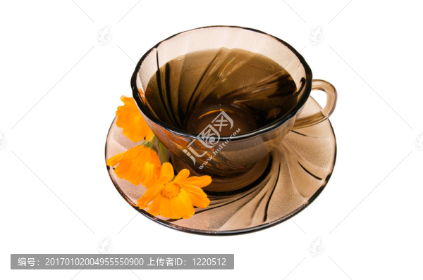 一杯白茶。