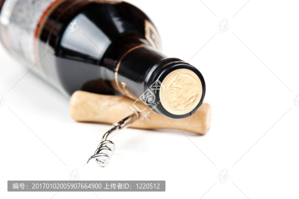 瓶酒，一個開瓶器分離