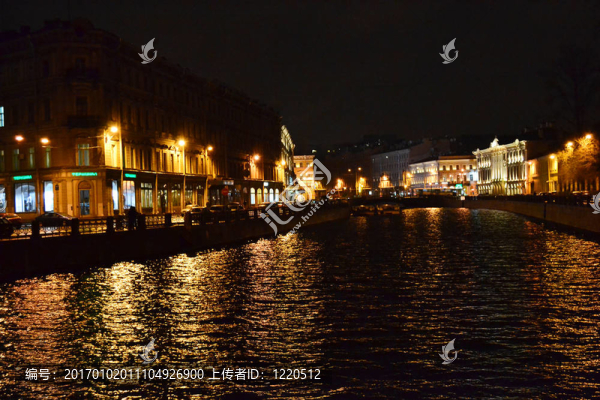 涅瓦河畔的夜晚