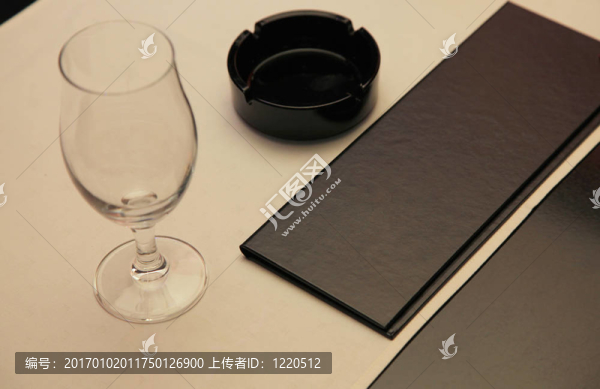 菜單；wineglass；煙灰缸