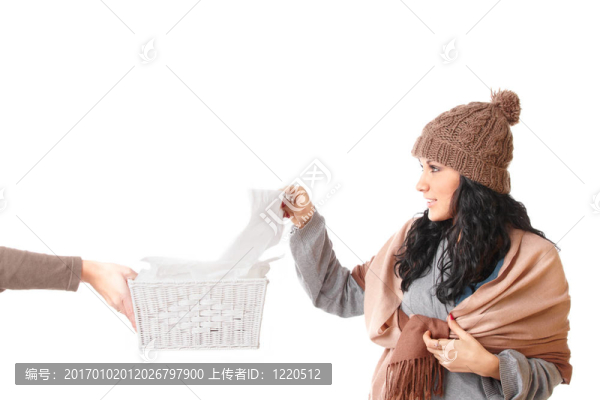 年輕婦女服用紙巾