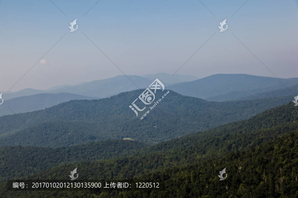 風(fēng)景秀麗的藍(lán)嶺山脈