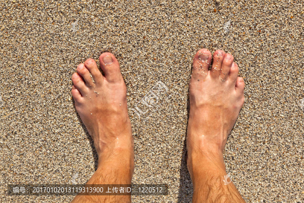 海灘上的腳