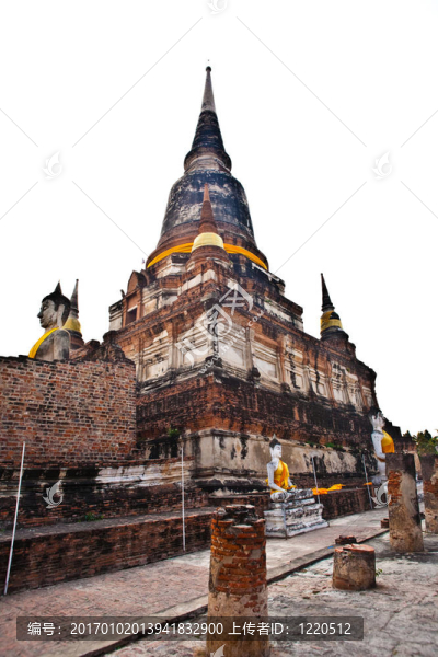 如來佛祖的雕像在寺廟屈艾柴Mongkol城府近曼谷；泰國