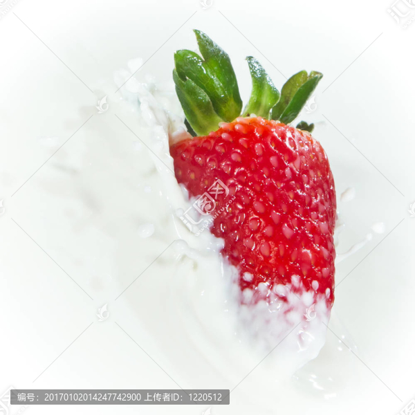 草莓濺奶