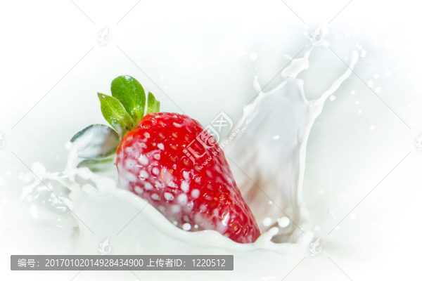 草莓濺奶