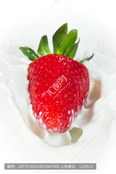 草莓濺奶