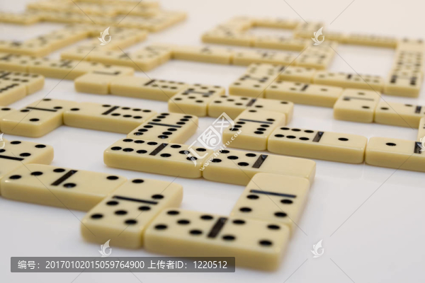 多米諾
