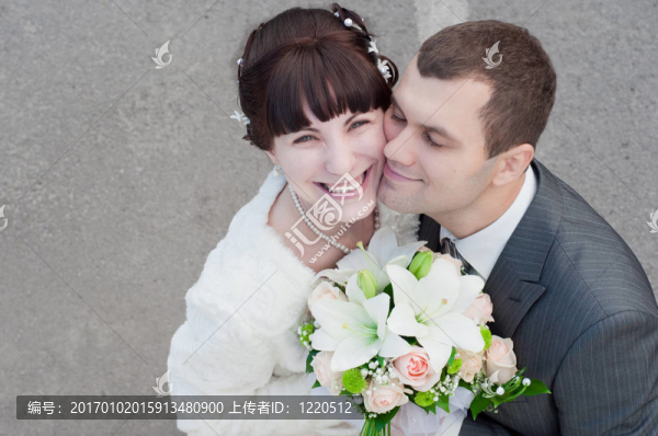 一對(duì)新婚夫婦的戲