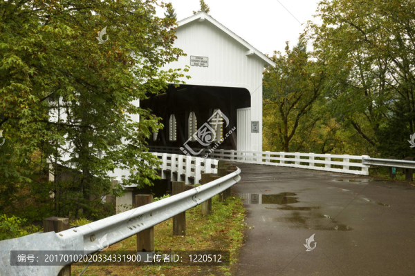 多里納廊橋