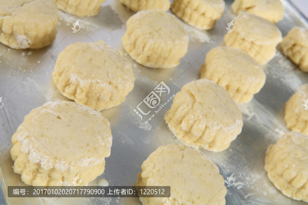 原烤餅放到烤盤上
